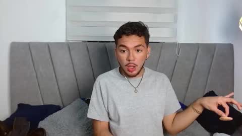 Snapshot of zac_golden chatting on 28, 10, 2025 Zack online show from 28, 10, 2025