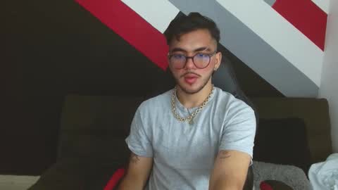 Snapshot of zac_golden chatting on 24, 11, 2025 Zack online show from 24, 11, 2025