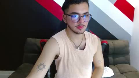 Snapshot of zac_golden chatting on 28, 11, 2025 Zack online show from 28, 11, 2025