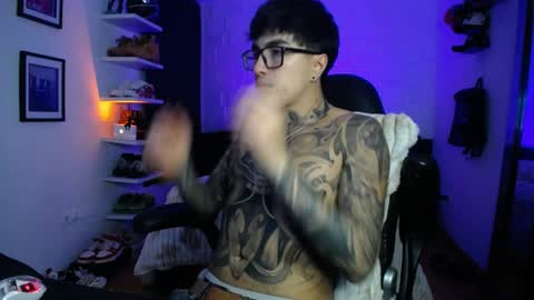 zac_muller1 online show from 9, 4, 2026