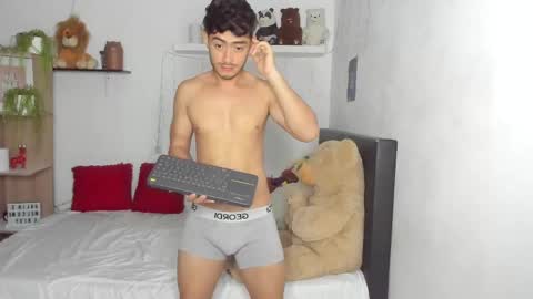 Snapshot of zack_and_alan chatting on 12, 9, 2025 zack online show from 12, 9, 2025