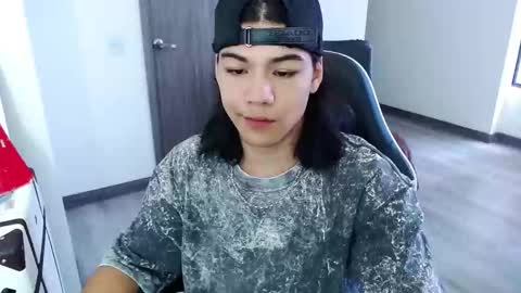 Snapshot of zackss_player chatting on 16, 10, 2025 zackss_player online show from 16, 10, 2025