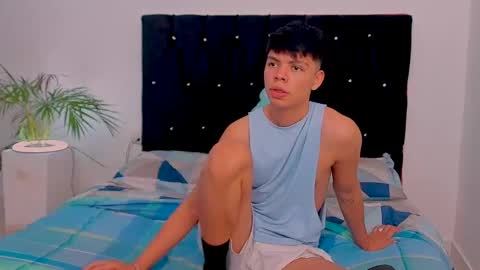 zacktorres_ online show from 4, 10, 2025