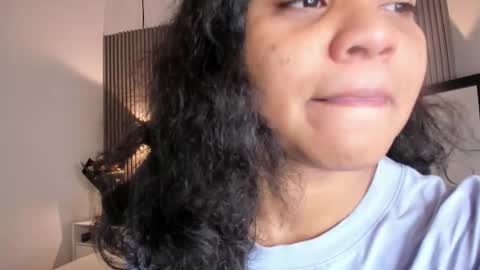 Snapshot of zafiiraa chatting on 2, 12, 2025 zafira online show from 2, 12, 2025