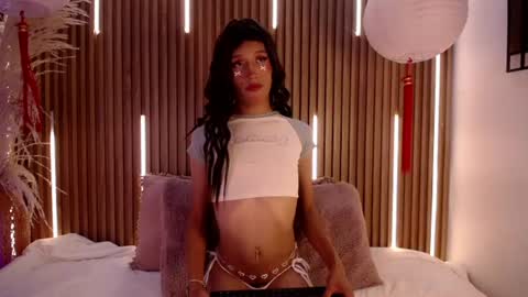 Zaira  online show from 16, 7, 2026