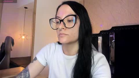   online show from 18, 11, 2025