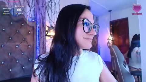 Snapshot of zami_escobar_of chatting on 14, 12, 2025 online show from 14, 12, 2025