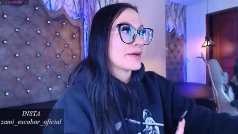 Snapshot of zami_escobar_of chatting on 17, 12, 2025 online show from 17, 12, 2025