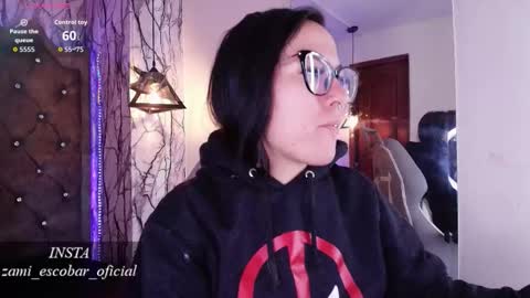 Snapshot of zami_escobar_of chatting on 5, 1, 2026 online show from 5, 1, 2026