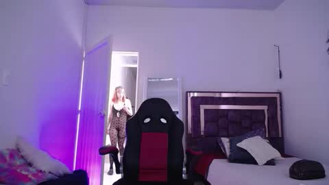 Snapshot of zaracollinx chatting on 25, 10, 2025 Zara online show from 25, 10, 2025