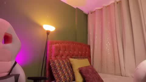 Zara . online show from 4, 12, 2025