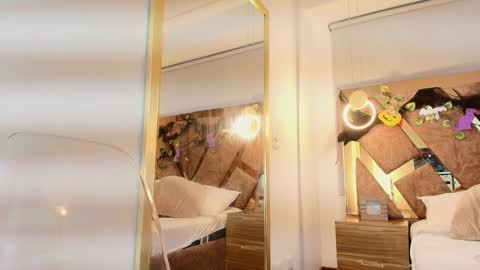 Zarah Andrews online show from 27, 10, 2025