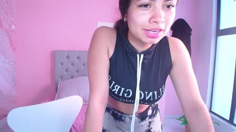 Snapshot of zarah_torres chatting on 6, 12, 2024 Zarah online show from 6, 12, 2024