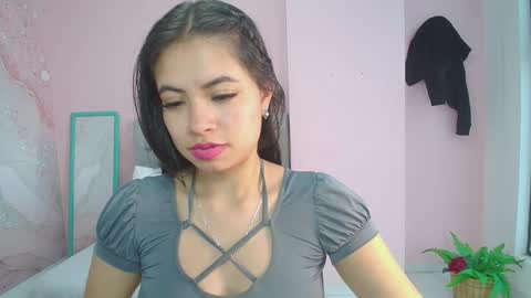 Snapshot of zarah_torres chatting on 10, 1, 2025 Zarah online show from 10, 1, 2025