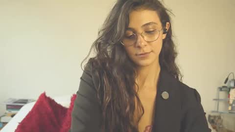 Miss Lynch   Next show  2911 online show from 15, 9, 2025