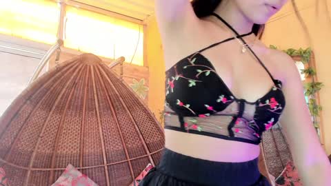 Zara Lim  online show from 22, 12, 2024