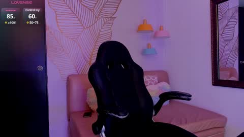 Zara Lim  online show from 17, 1, 2025