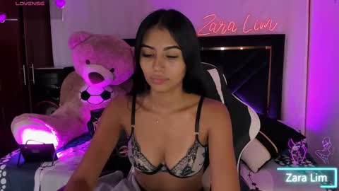 Snapshot of zaralim chatting on 30, 9, 2025 Zara Lim online show from 30, 9, 2025