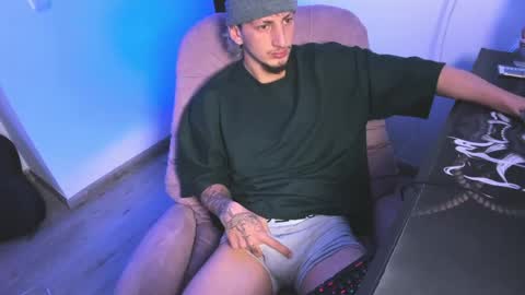 Snapshot of zarcoox chatting on 16, 4, 2026 Zarcoo online show from 16, 4, 2026