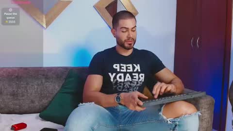 Snapshot of zarekfox chatting on 17, 12, 2025 Zarek online show from 17, 12, 2025