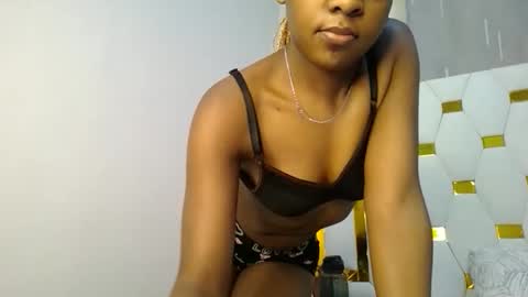 Snapshot of zariah011 chatting on 2, 5, 2026 zariah online show from 2, 5, 2026