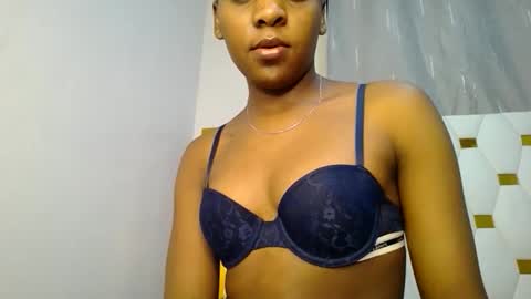 Snapshot of zariah011 chatting on 6, 5, 2026 zariah online show from 6, 5, 2026