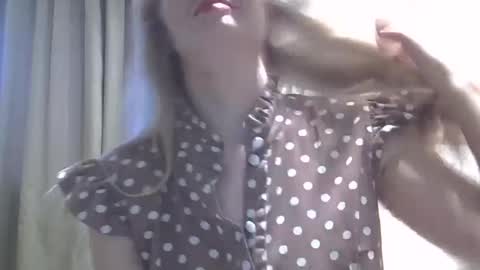 Snapshot of zarinaswift chatting on 20, 12, 2024 Zarina Swift online show from 20, 12, 2024