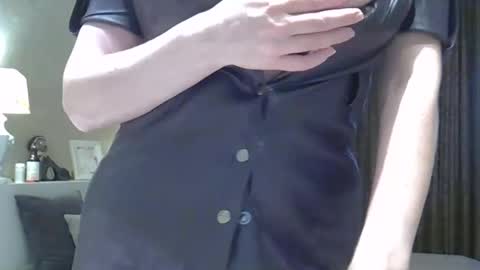 Snapshot of zarinaswift chatting on 10, 1, 2025 Zarina Swift online show from 10, 1, 2025