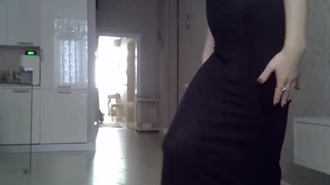 Snapshot of zarinaswift chatting on 11, 3, 2025 Zarina Swift online show from 11, 3, 2025