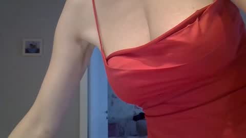 Snapshot of zarinaswift chatting on 7, 11, 2025 Zarina Swift online show from 7, 11, 2025