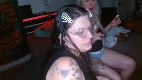 zawmbiemoonz online show from 9, 4, 2026