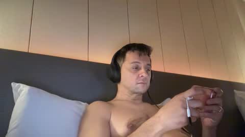 Snapshot of zaycik007 chatting on 8, 2, 2026 zaycik007 online show from 8, 2, 2026