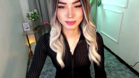 zelainalovetocum online show from 3, 2, 2025