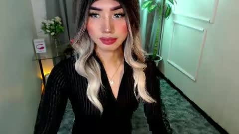 zelainalovetocum online show from 4, 2, 2025