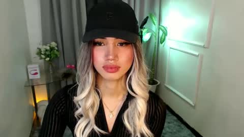 zelainalovetocum online show from 15, 2, 2025