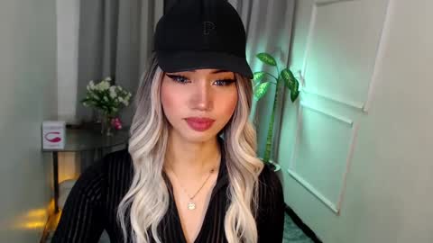 zelainalovetocum online show from 2, 3, 2025