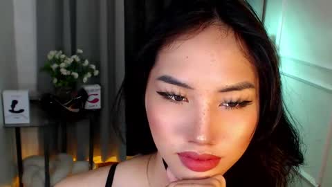 zelainalovetocum online show from 10, 3, 2025