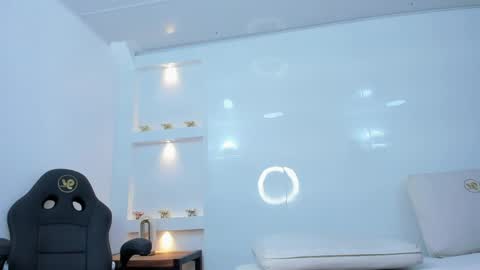 Snapshot of zenda_evans chatting on 22, 4, 2026 Zenda Evans online show from 22, 4, 2026