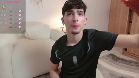 Snapshot of zenn_rush chatting on 8, 3, 2025 Zenn online show from 8, 3, 2025