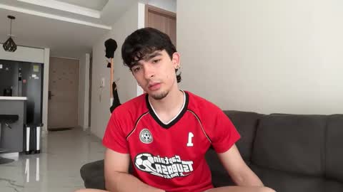 Snapshot of zenn_rush chatting on 2, 11, 2025 Zenn online show from 2, 11, 2025