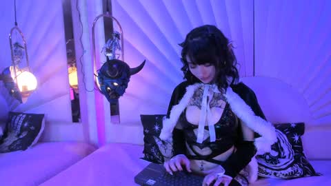    online show from 22, 12, 2024