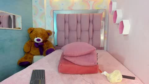 Snapshot of zephyra_angels1 chatting on 31, 12, 2024 ZEPHYRA ANGELS online show from 31, 12, 2024