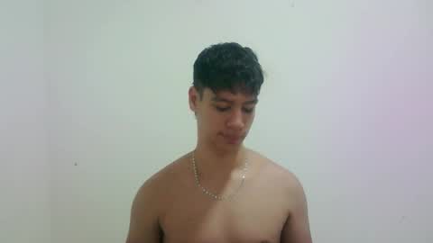 Snapshot of zeus_183 chatting on 4, 10, 2025 zeus_183 online show from 4, 10, 2025