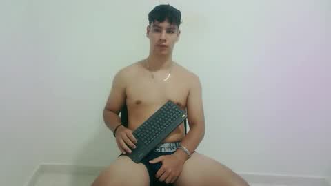 Snapshot of zeus_183 chatting on 5, 10, 2025 zeus_183 online show from 5, 10, 2025