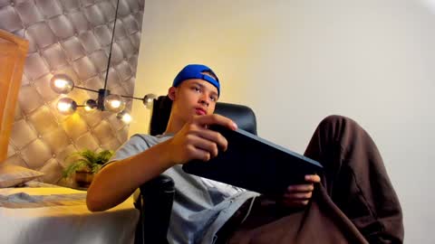 zeus online show from 6, 1, 2025