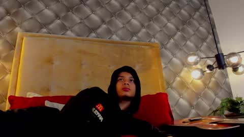 zeus online show from 28, 1, 2025