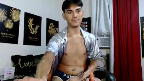 zavier skinny asian online show from 4, 12, 2025