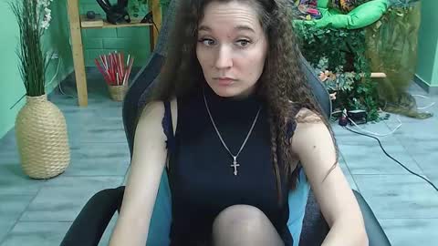 zianichols online show from 27, 2, 2025