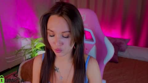 Snapshot of zlata__fox chatting on 18, 10, 2025 Zlata Mon Tue Thu Fri Sun Sa GMT 3 0000pm - 0600pm online show from 18, 10, 2025