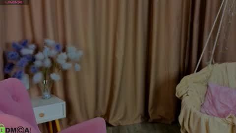 Snapshot of zlata__fox chatting on 17, 11, 2025 Zlata Mon Tue Thu Fri Sun Sa GMT 3 0000pm - 0600pm online show from 17, 11, 2025